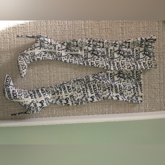 Women's Gisele white graffiti Liliana knee boots - Picture 13 of 13